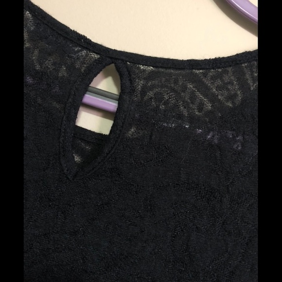 Black cap sleeve top🖤 - Picture 3 of 5